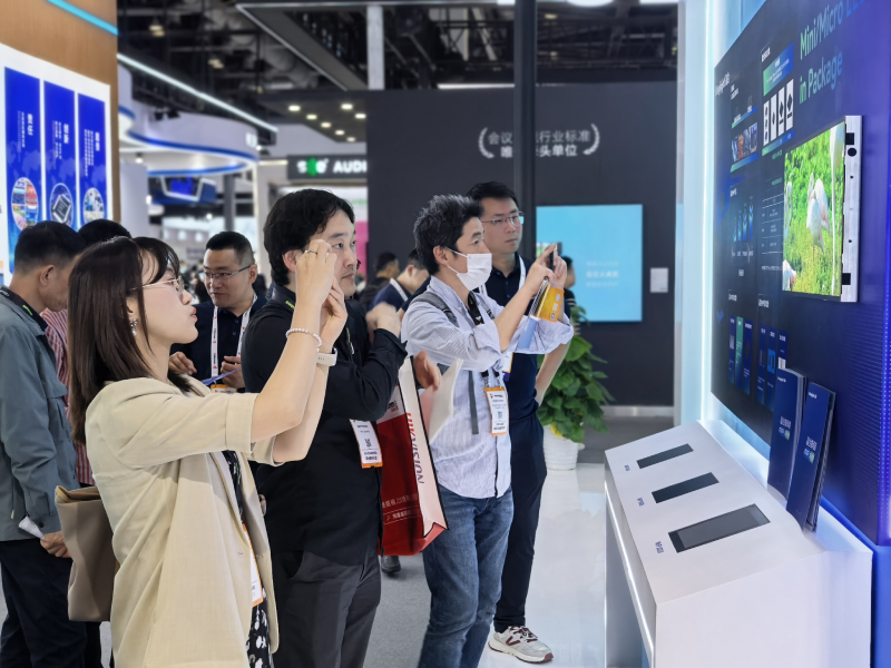 KinglightGALAXY銀河三大新品閃耀北京InfoComm China2025